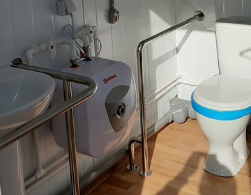 Модульный туалет габаритами 2,4х5,3 метра для адмистрации ПГТ ЯЯ Кемеровской области.